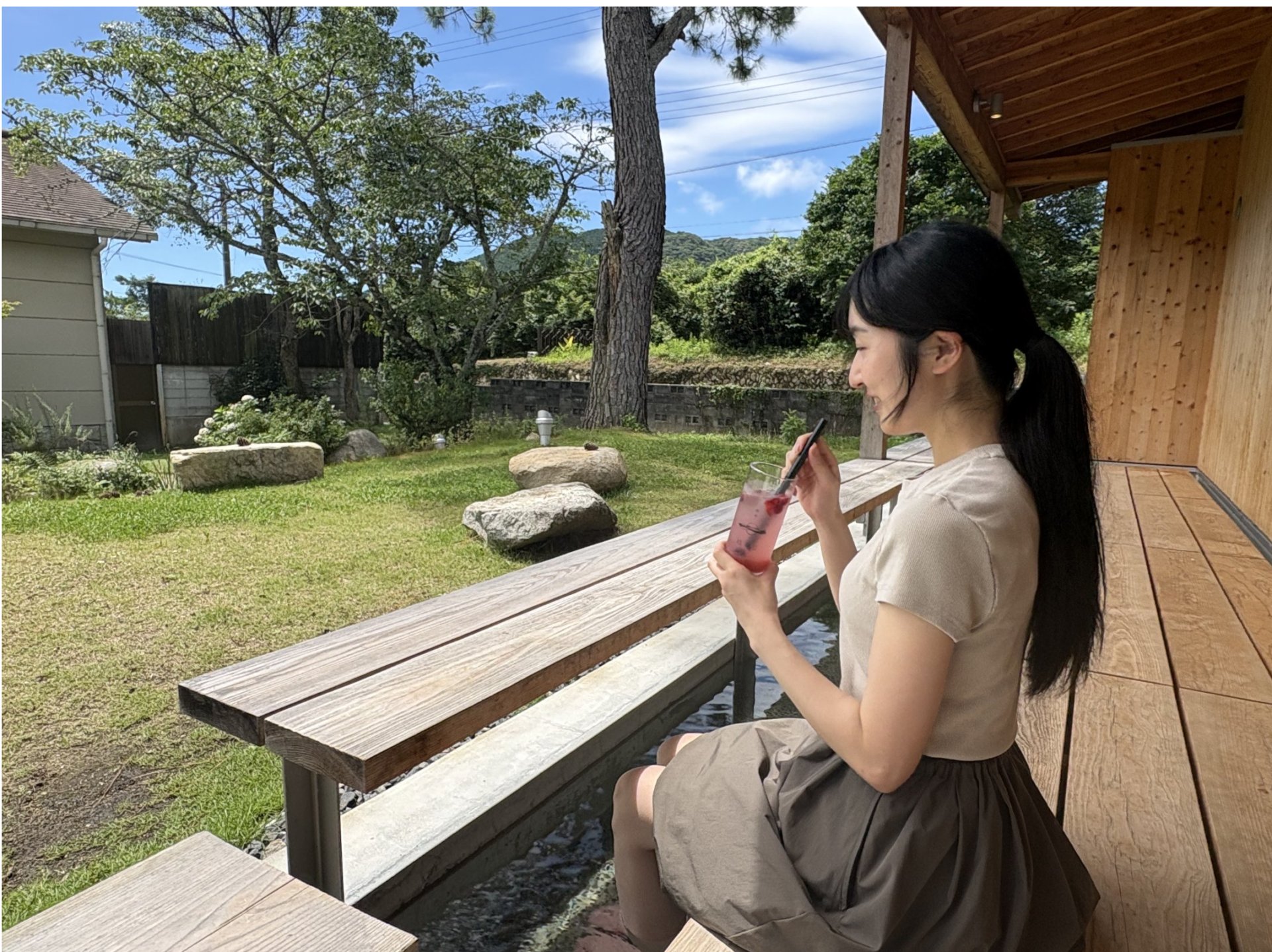 美肌の湯≪湯野温泉≫の足湯に浸かりながらカフェメニューを♪