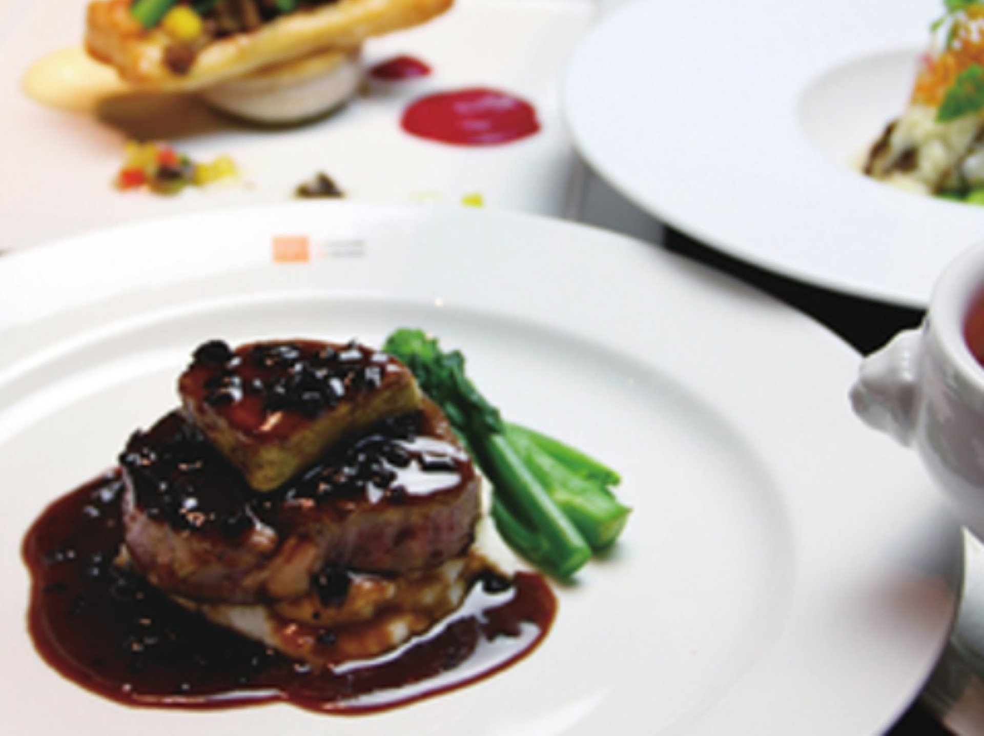 牛肉のステーキ×濃厚なフォアグラ×黒トリュフソースを♡（写真はイメージ）