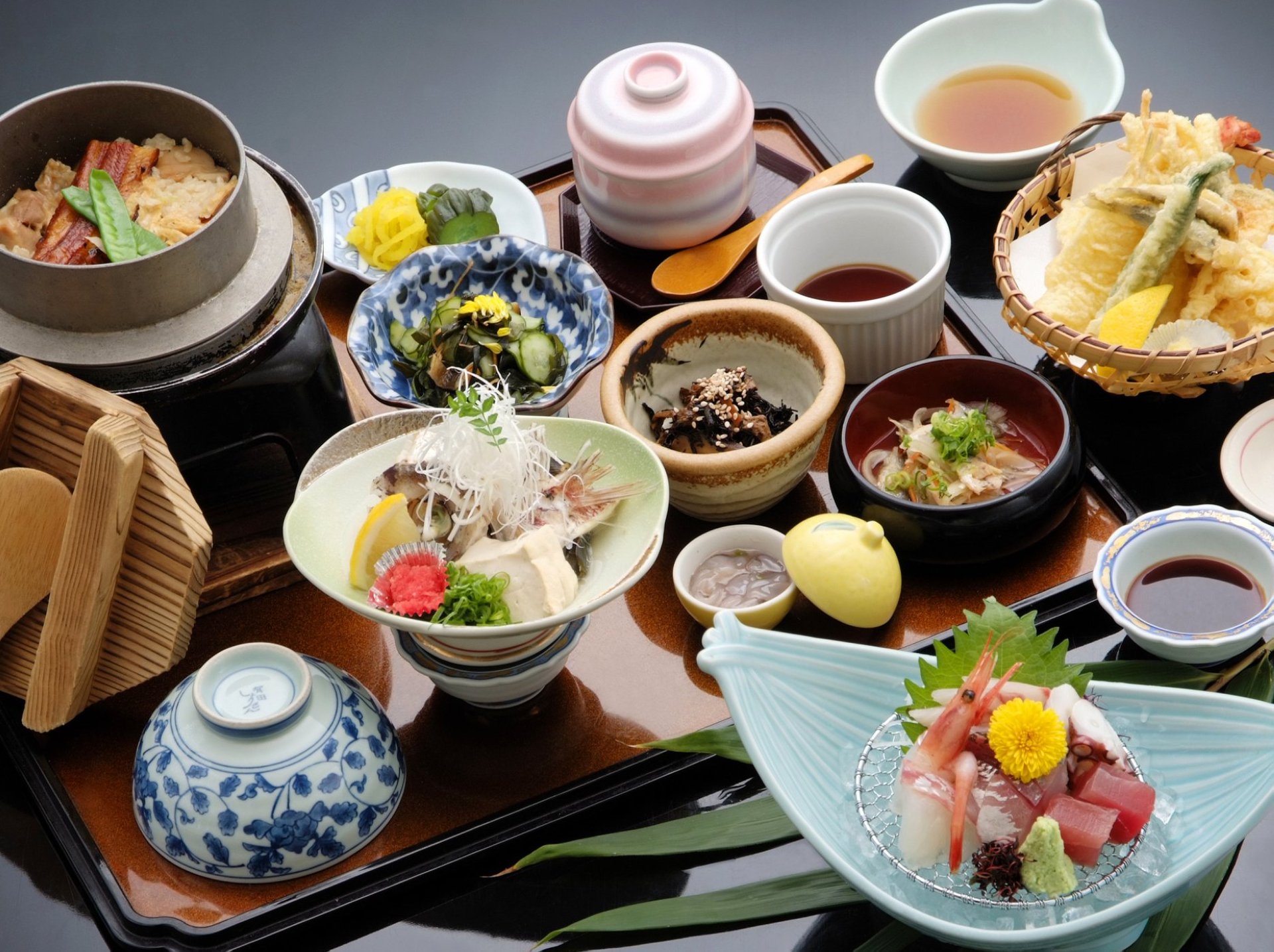 ふっくら穴子と旬菜を一度に楽しむ