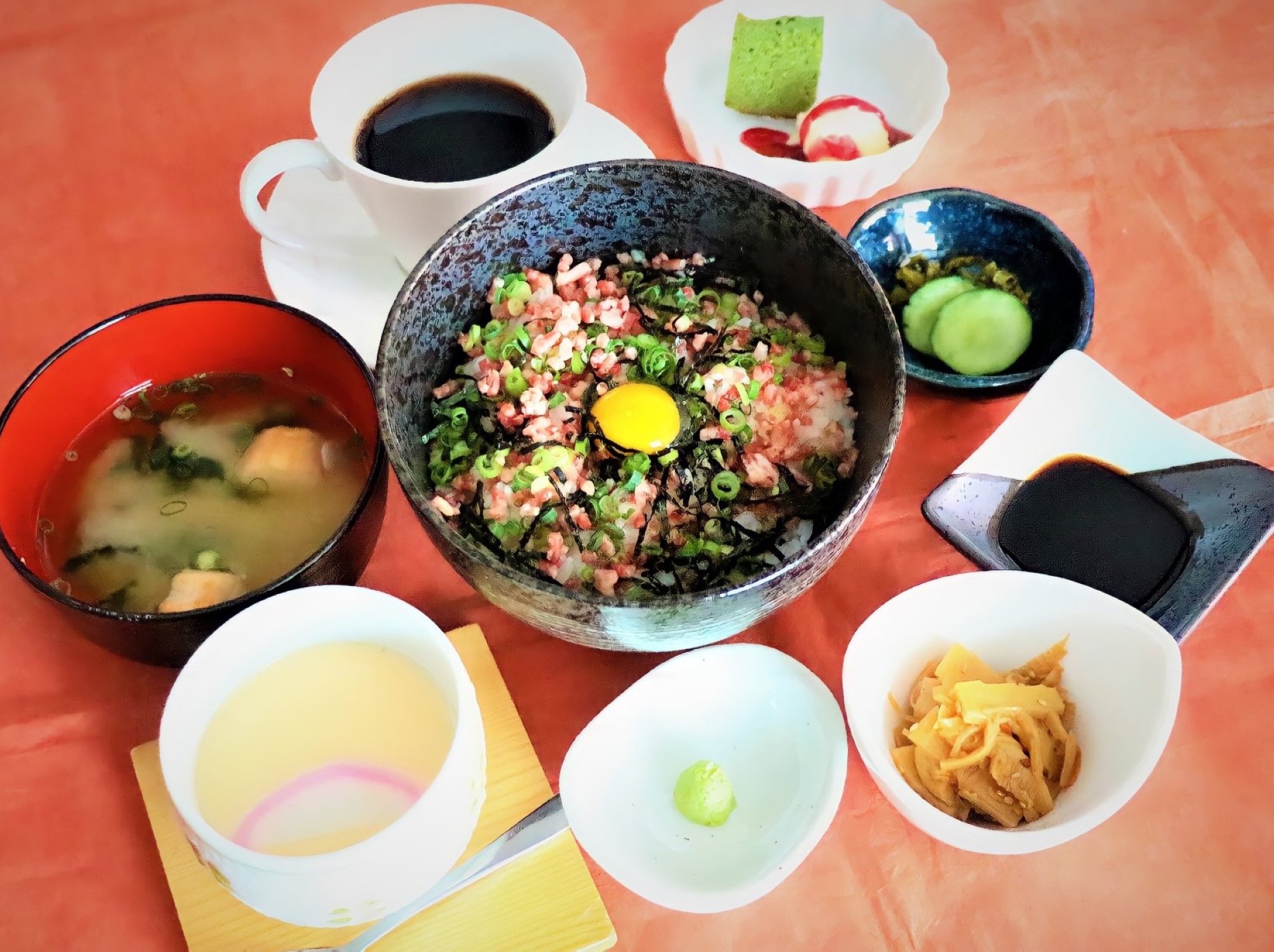 新鮮馬刺ネギ大トロ丼イメージ