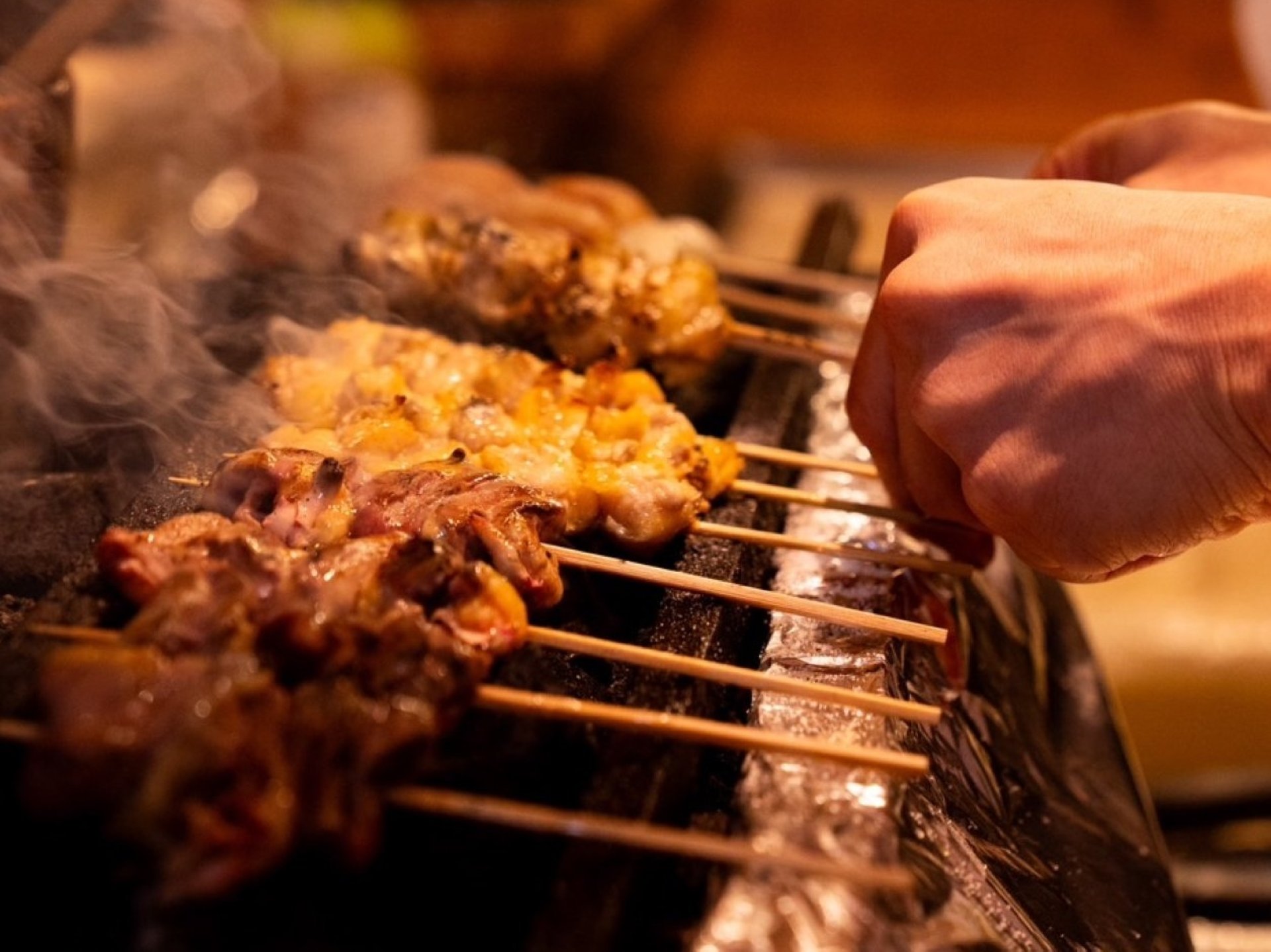“焼き師”在＆最高級「紀州備長炭」を使用!!
