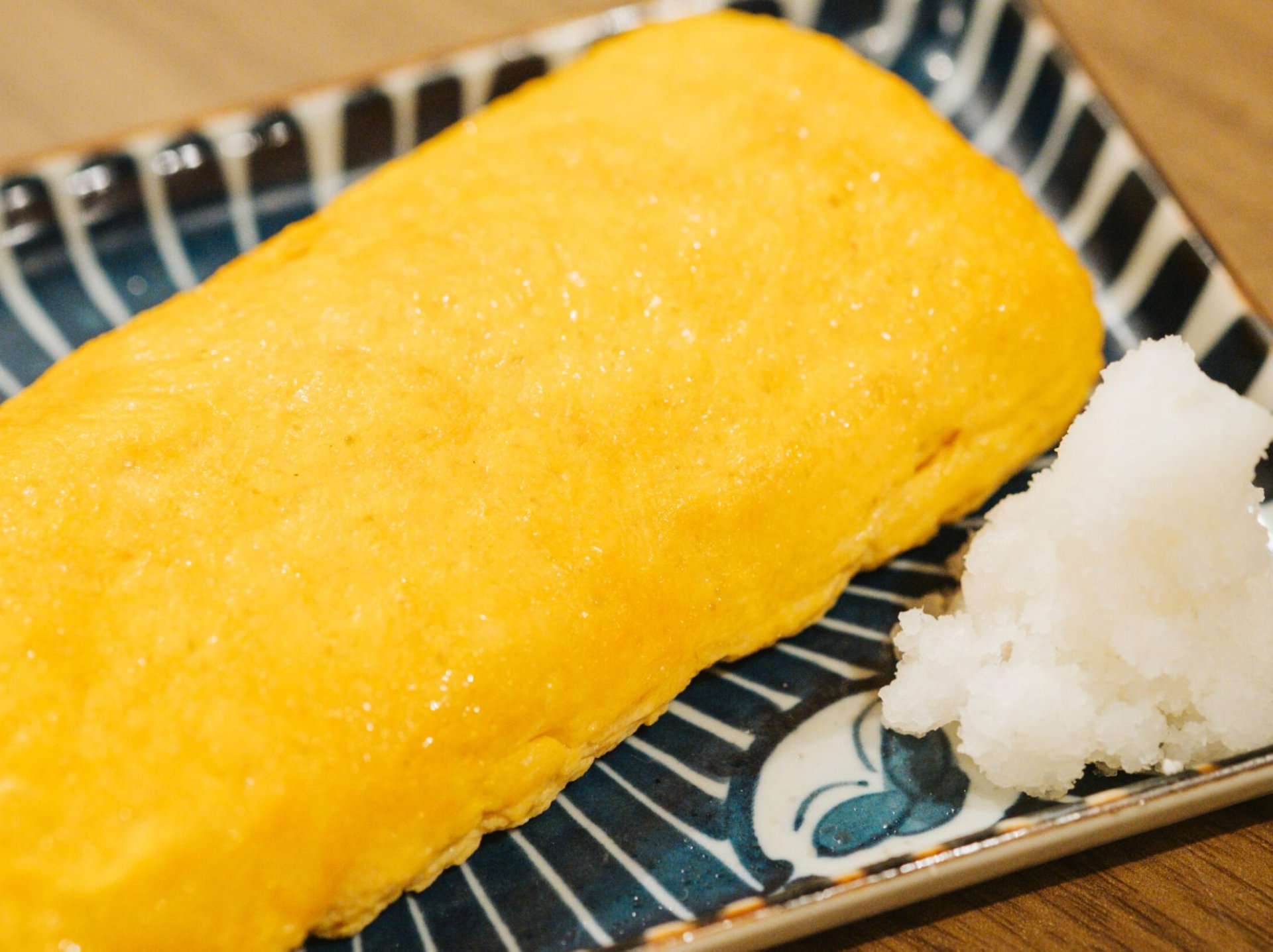 地鶏 だし巻き玉子 768円