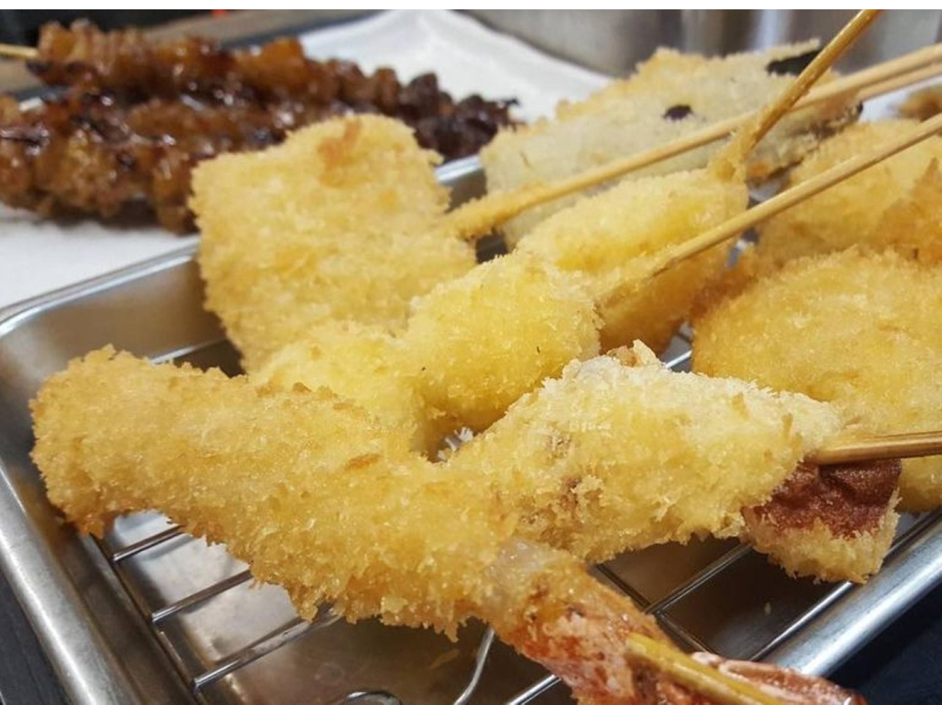  超絶破格の衝撃串！串揚げ・串焼き100円