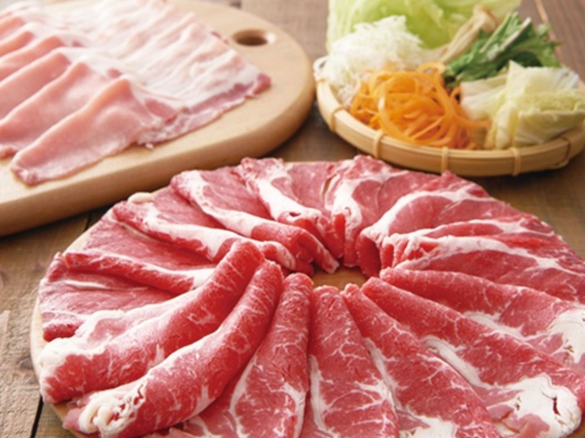 厳選牛と豚食べ放題