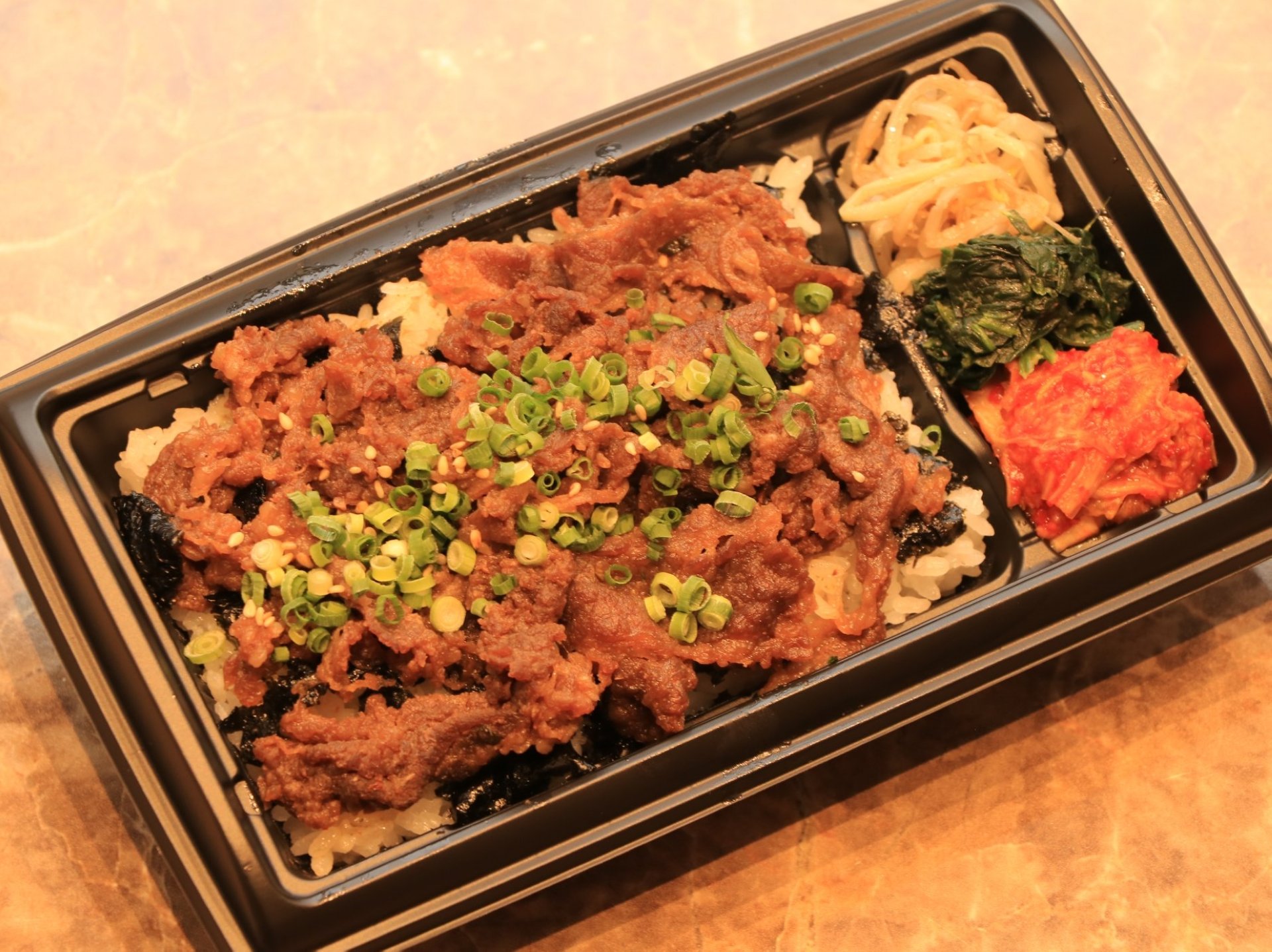 国産牛やみつきプルコギ弁当853円