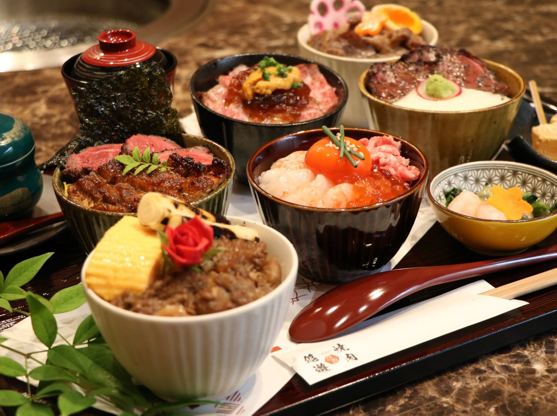 全室個室の贅沢空間で黒毛和牛をはじめとした焼肉と生肉を堪能。