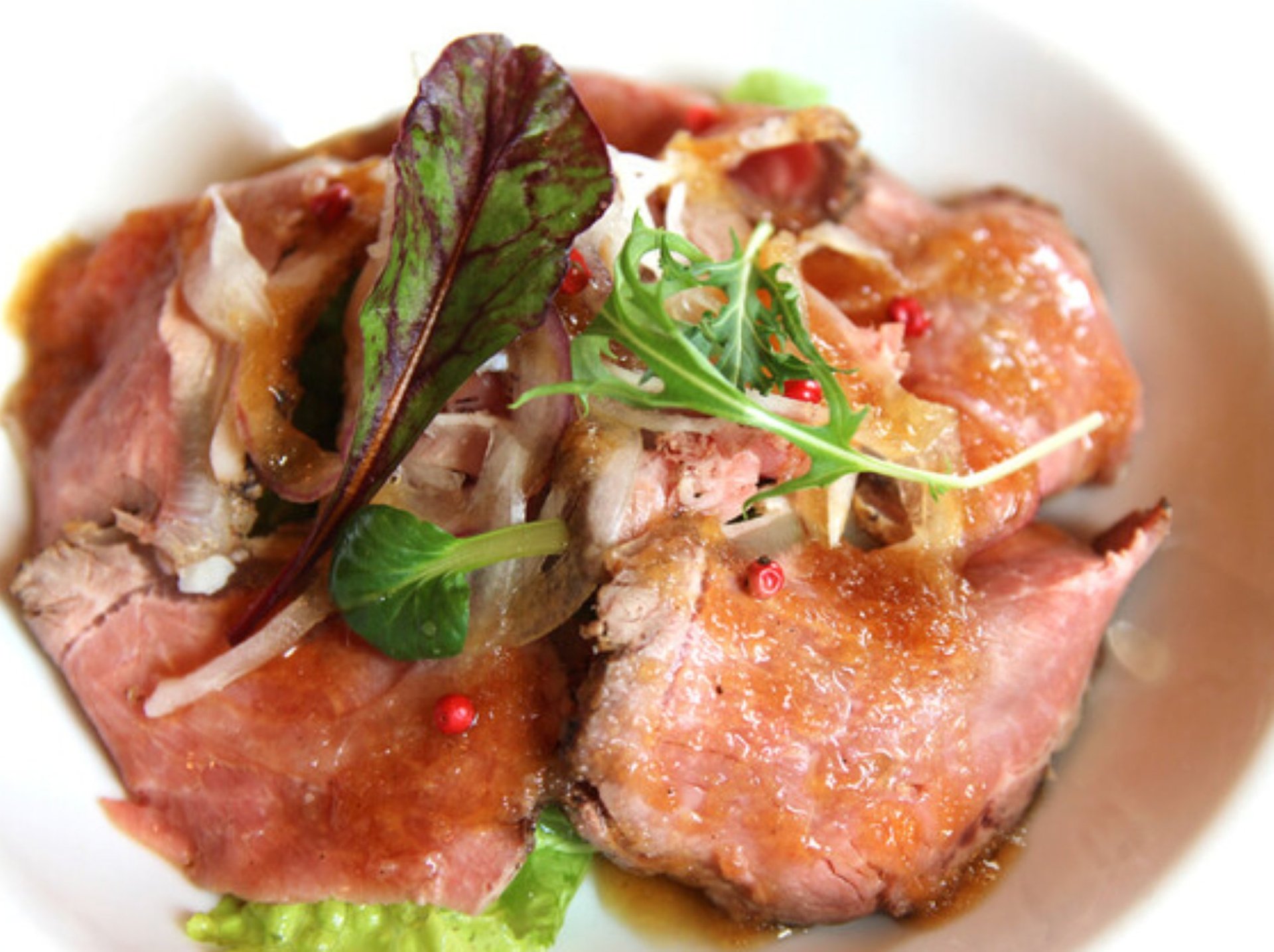 肉料理や魚料理も♪