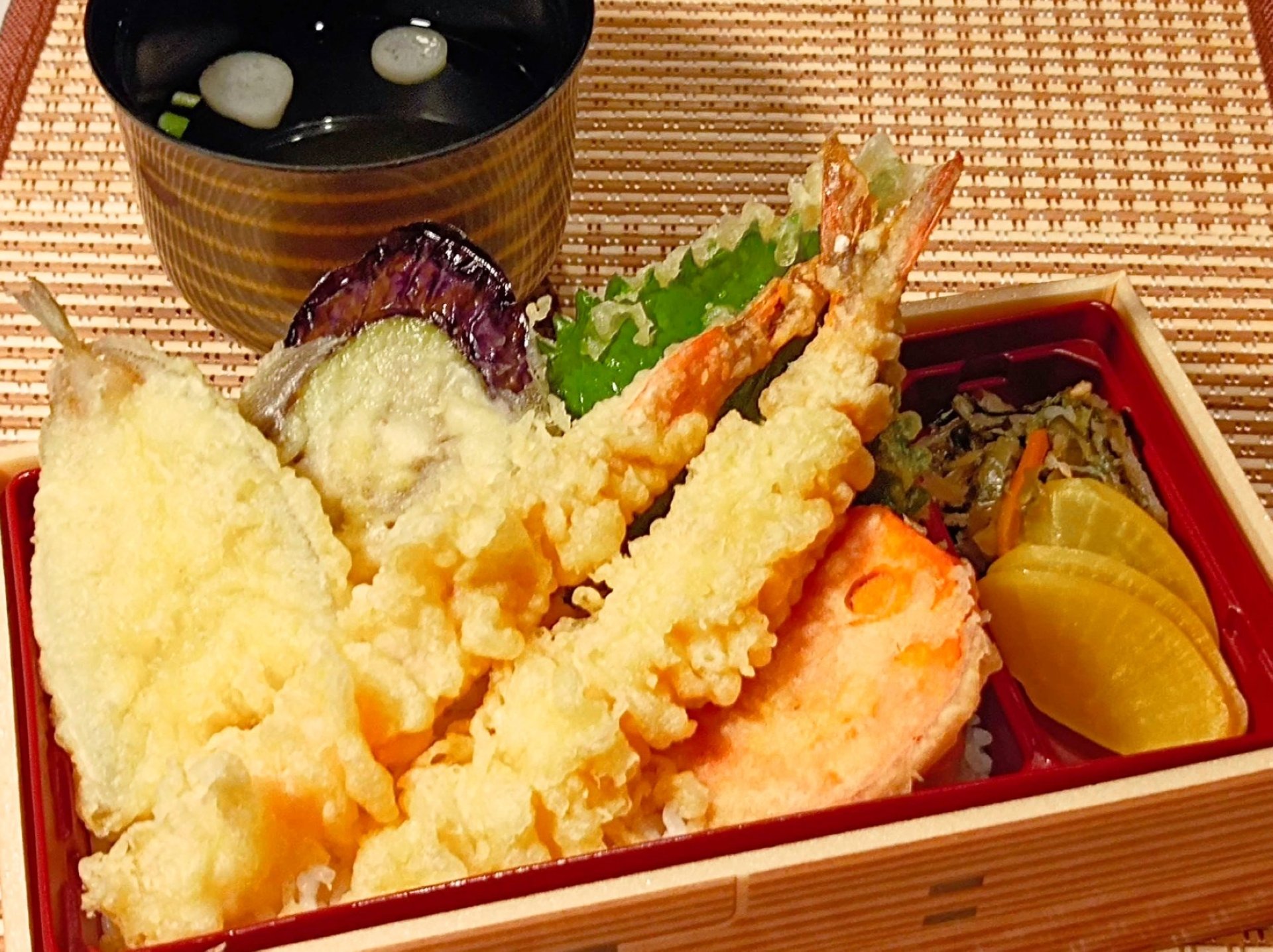 海老二本天丼弁当1,000円