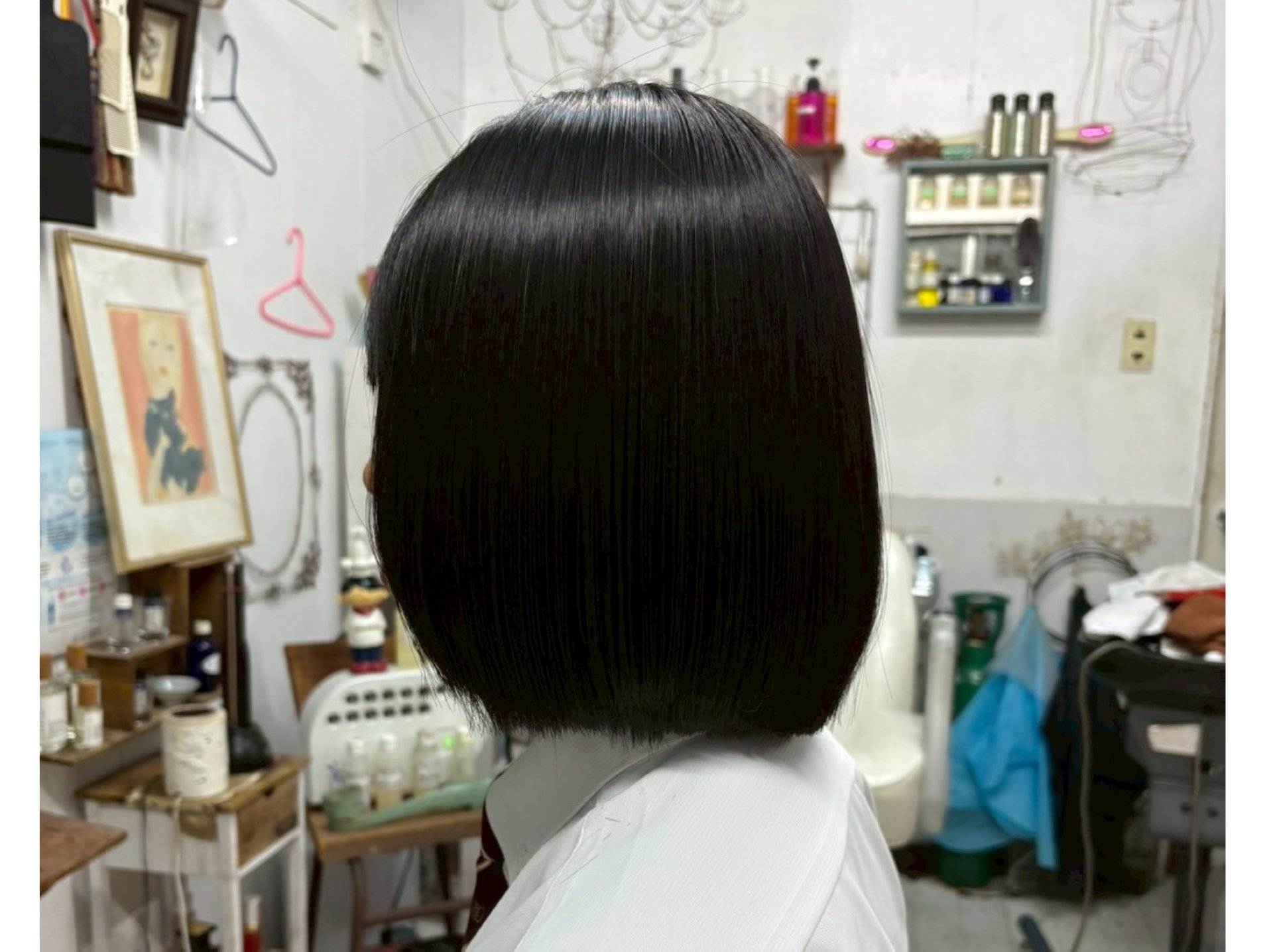 思わず触れたくなる。風になびく自然な柔らかさと圧倒的な透明感。