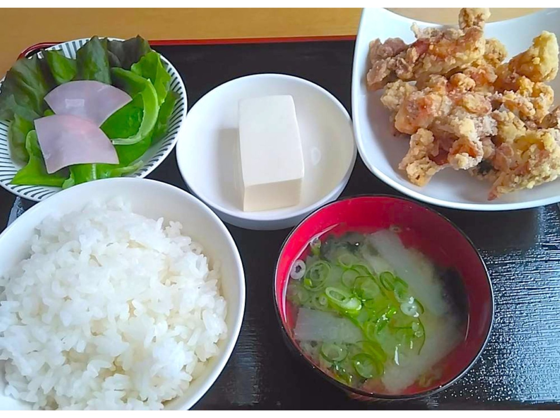唐揚げ定食800円