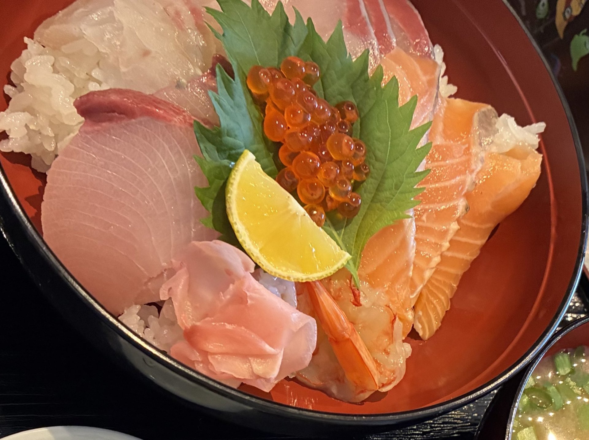 夜も海鮮丼ございます！