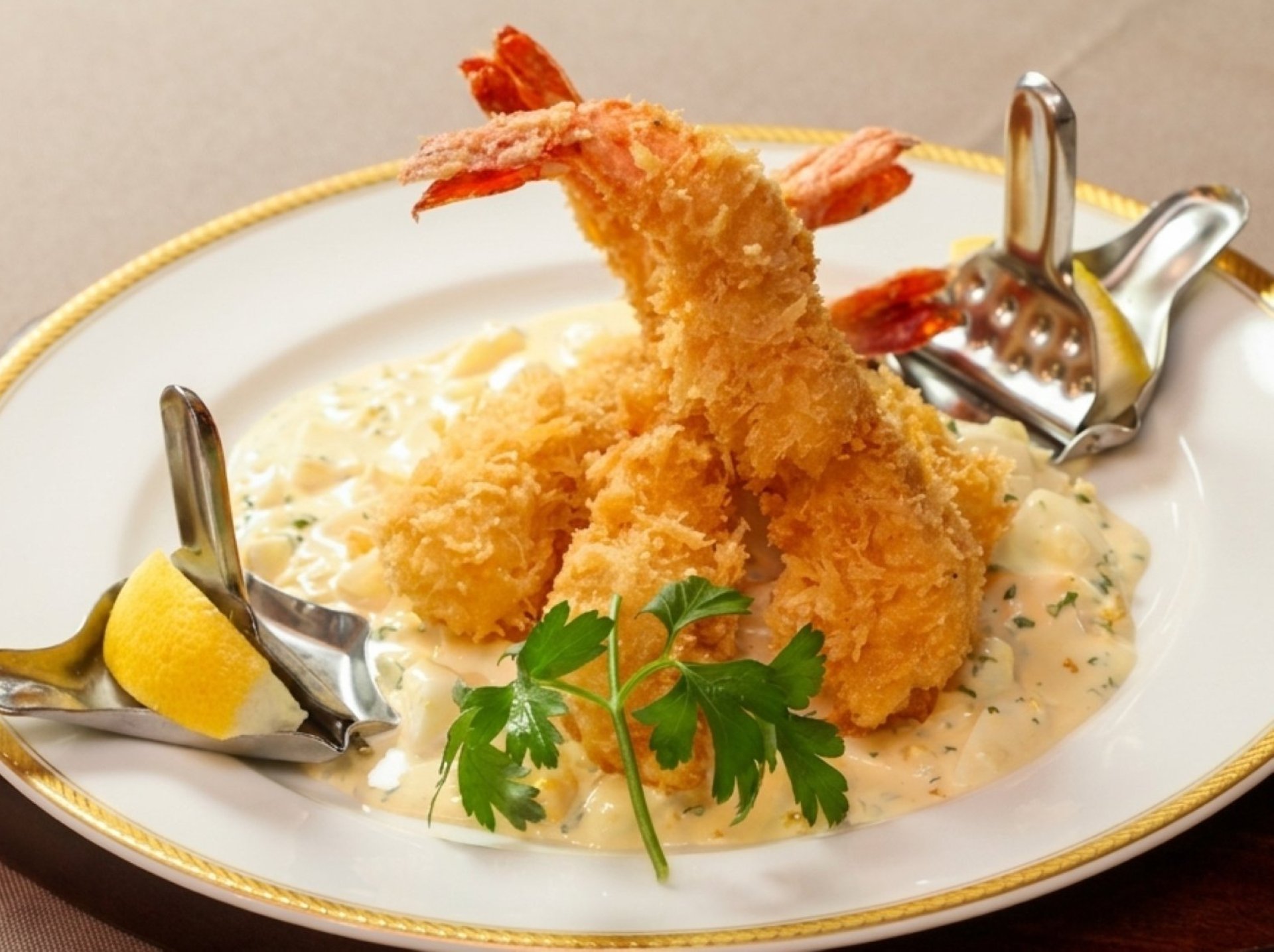 お肉だけじゃない！こだわりの海老フライ