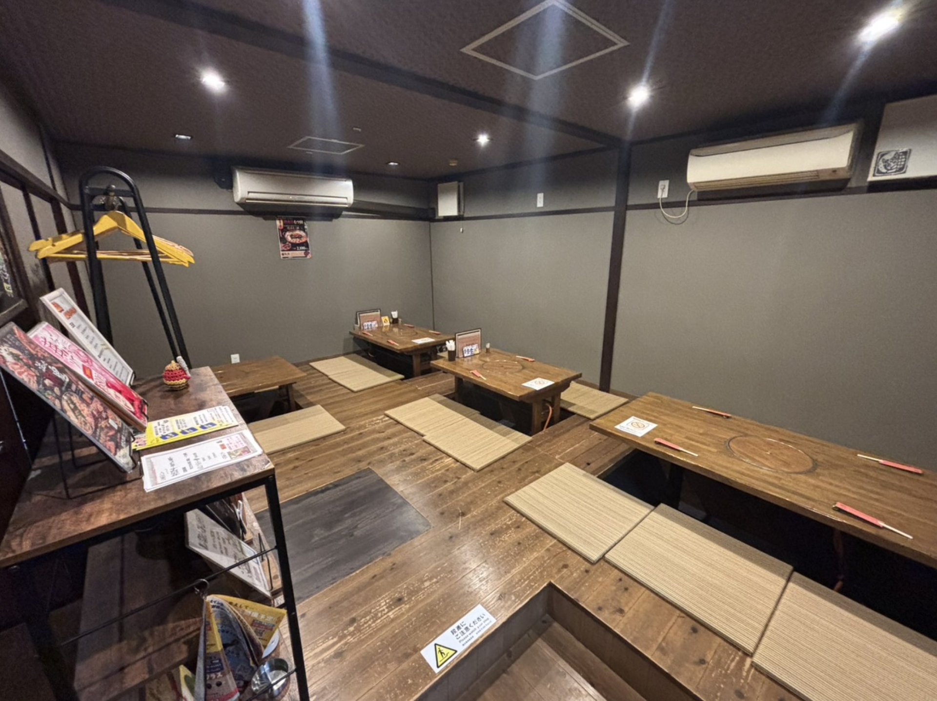 店内には鬼モチーフの飾り物もたくさん！