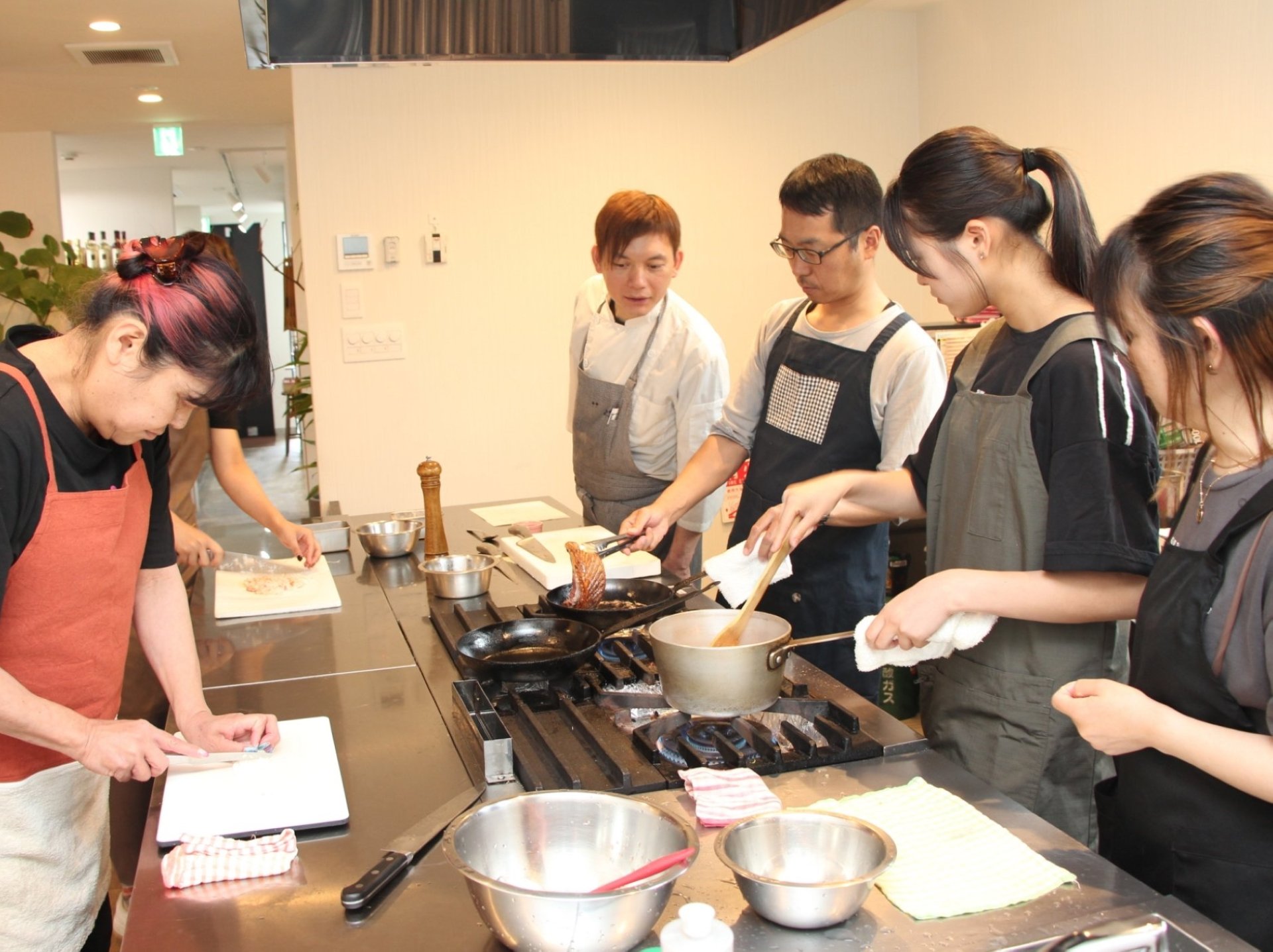 『レストランで習う、おとなの料理教室』