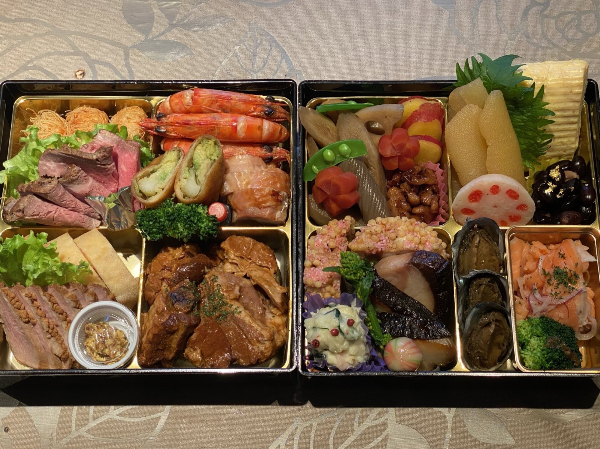 うえもり謹製おせち二段重箱