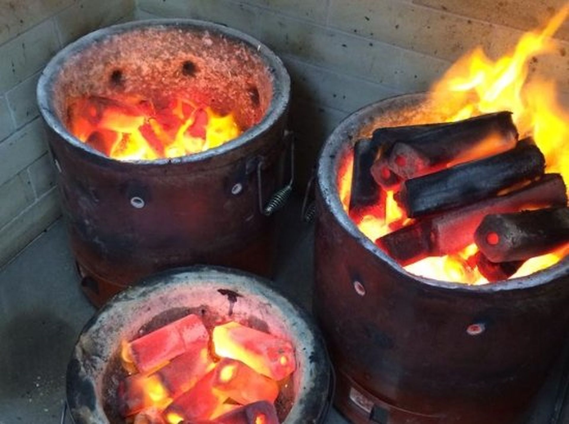 最高級の炭を使用！　焼き上がりが違う！