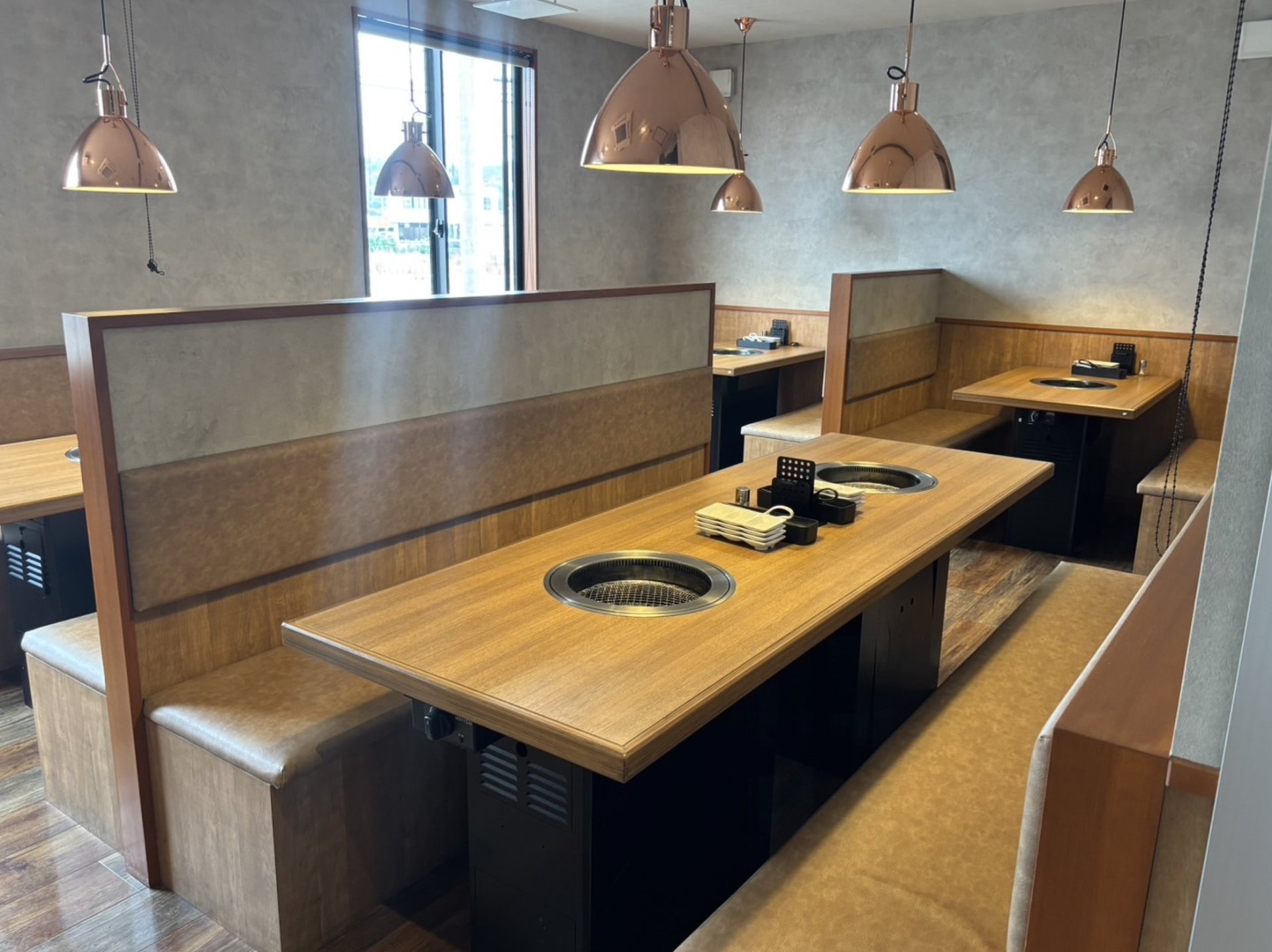最大宴会50名！　100名収容可の広々店舗！
