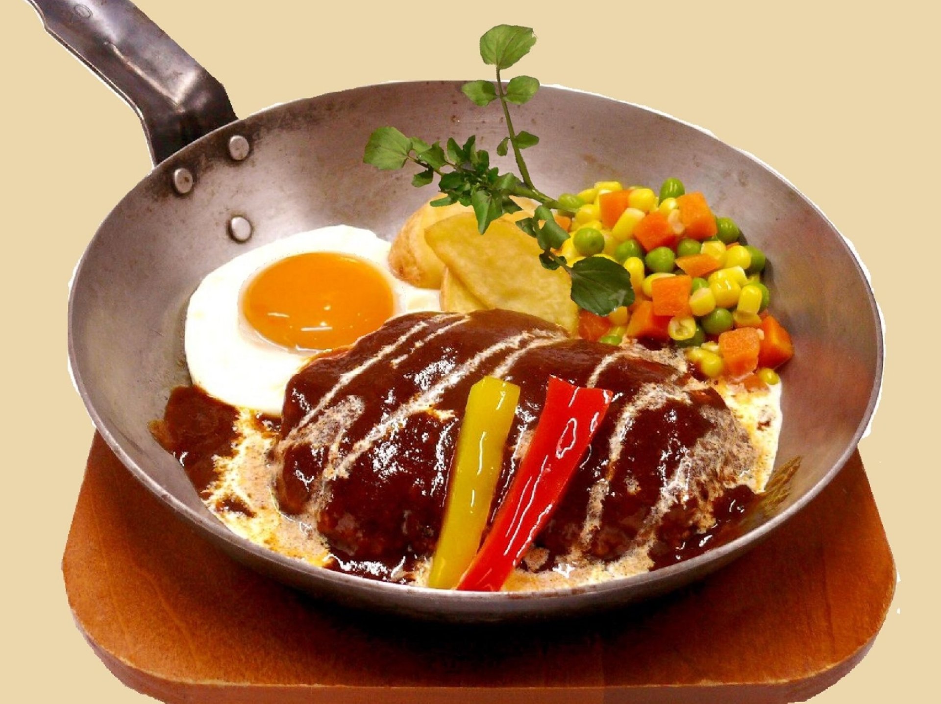 肉汁じゅわ＆自家製デミグラスソースが◎