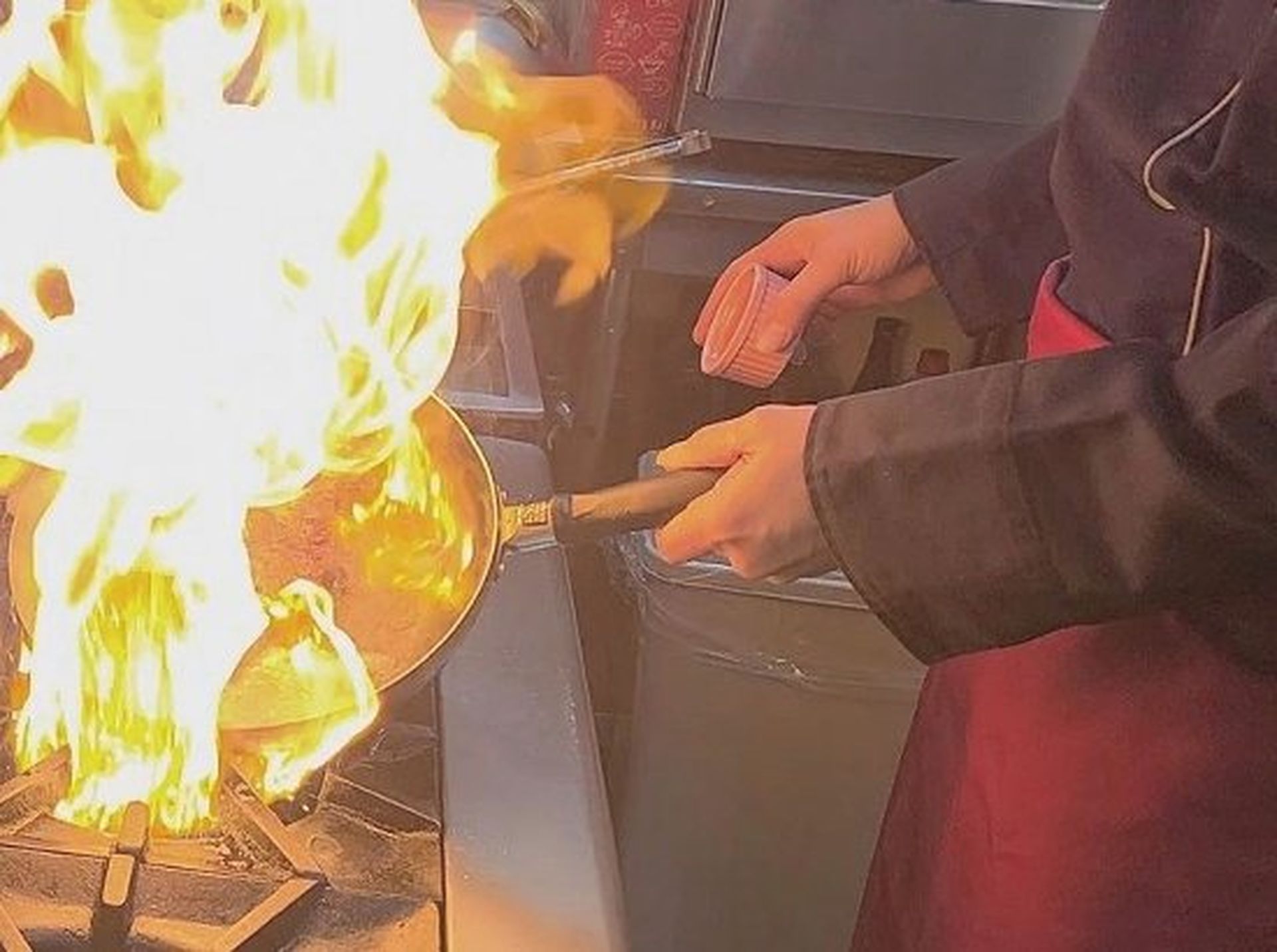 創業40年以上！店内仕込みを貫く！