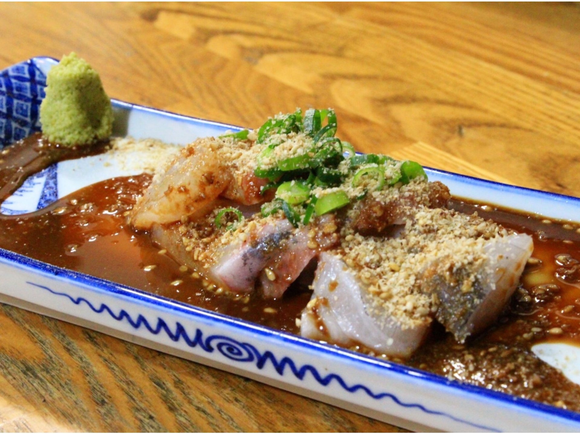 ごま×山葵で脂ののったカンパチの旨味が際立つ