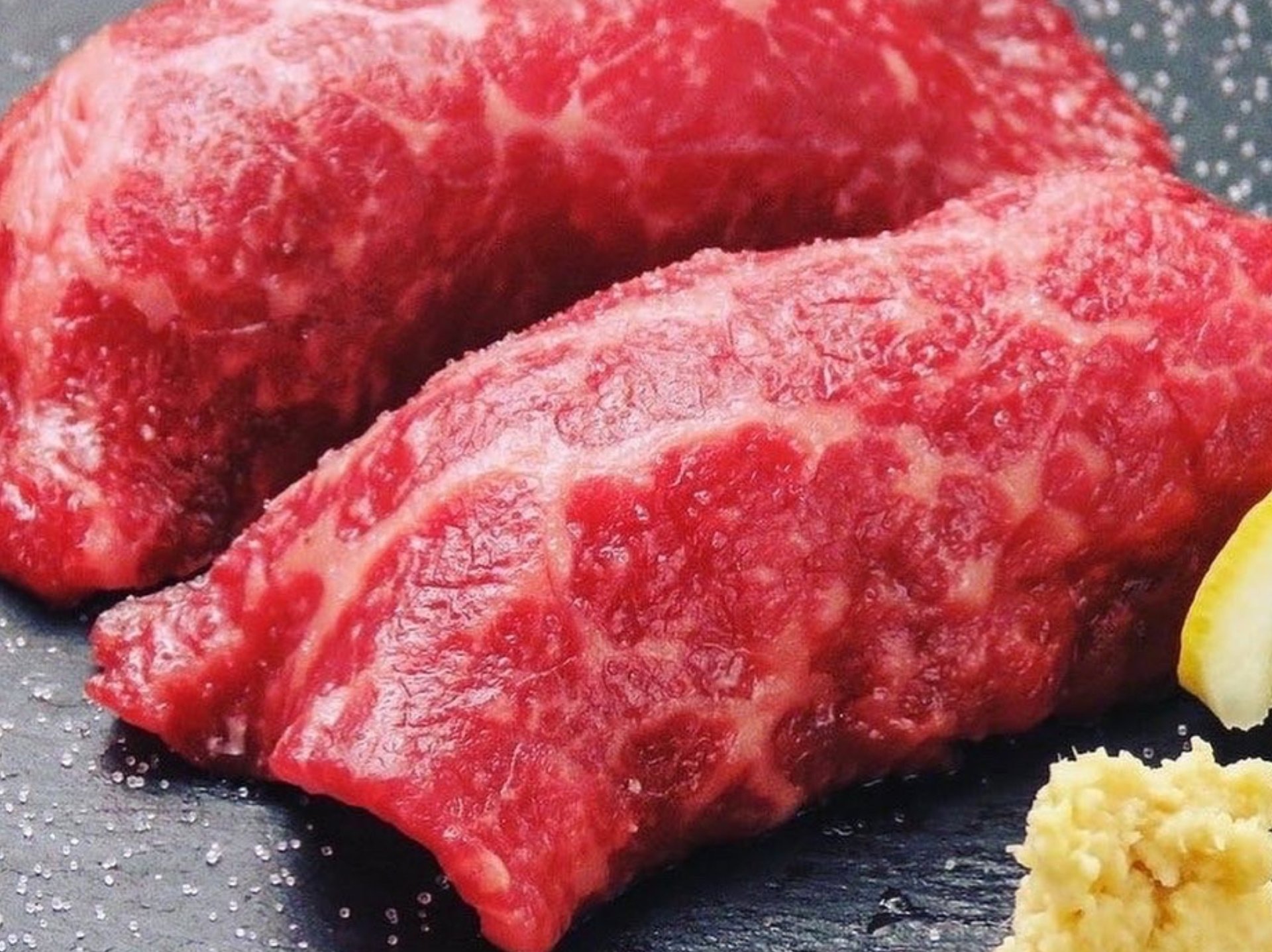 肉寿司（ミスジ）390円