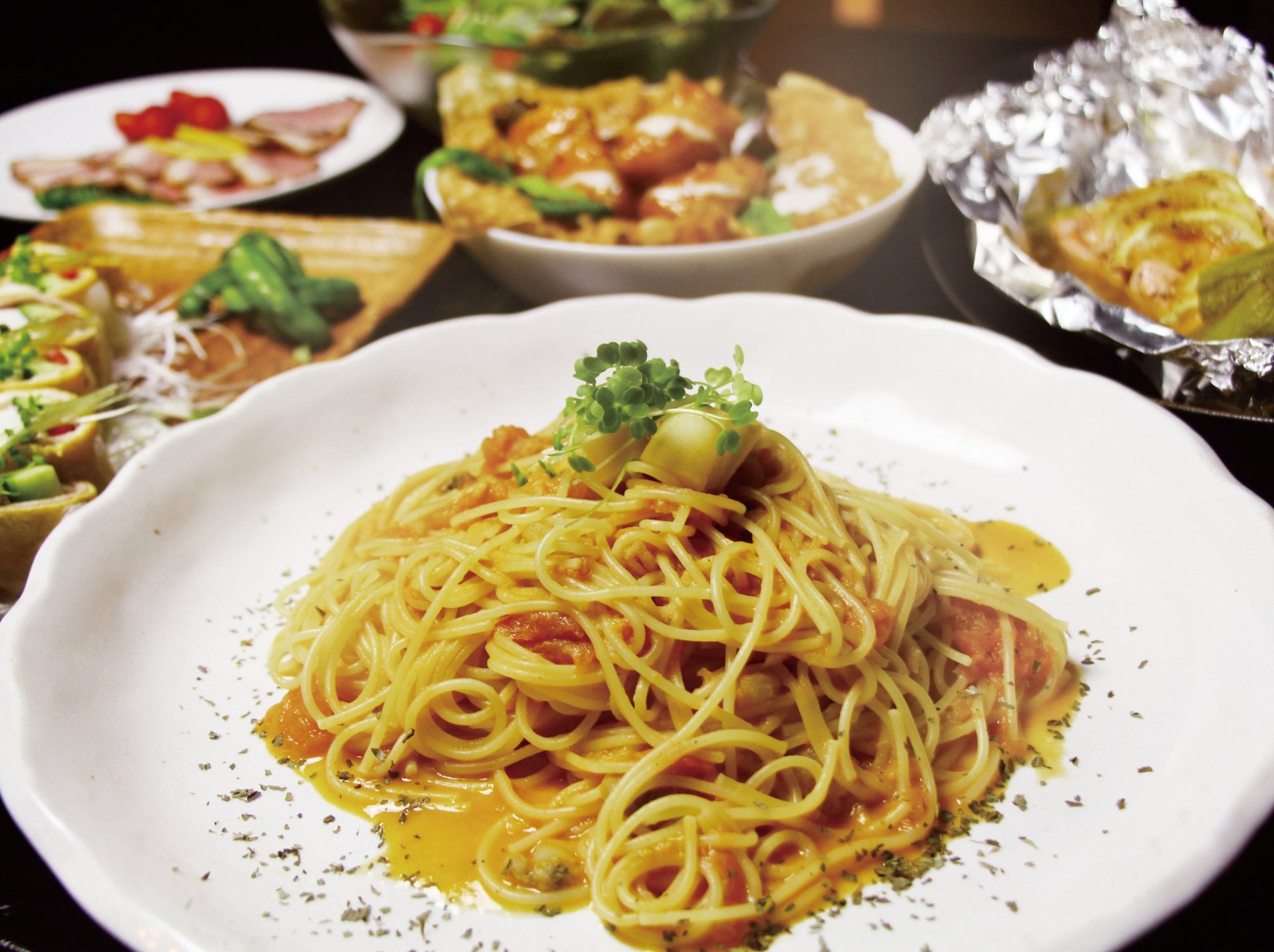 お酒とも相性抜群のパスタを是非