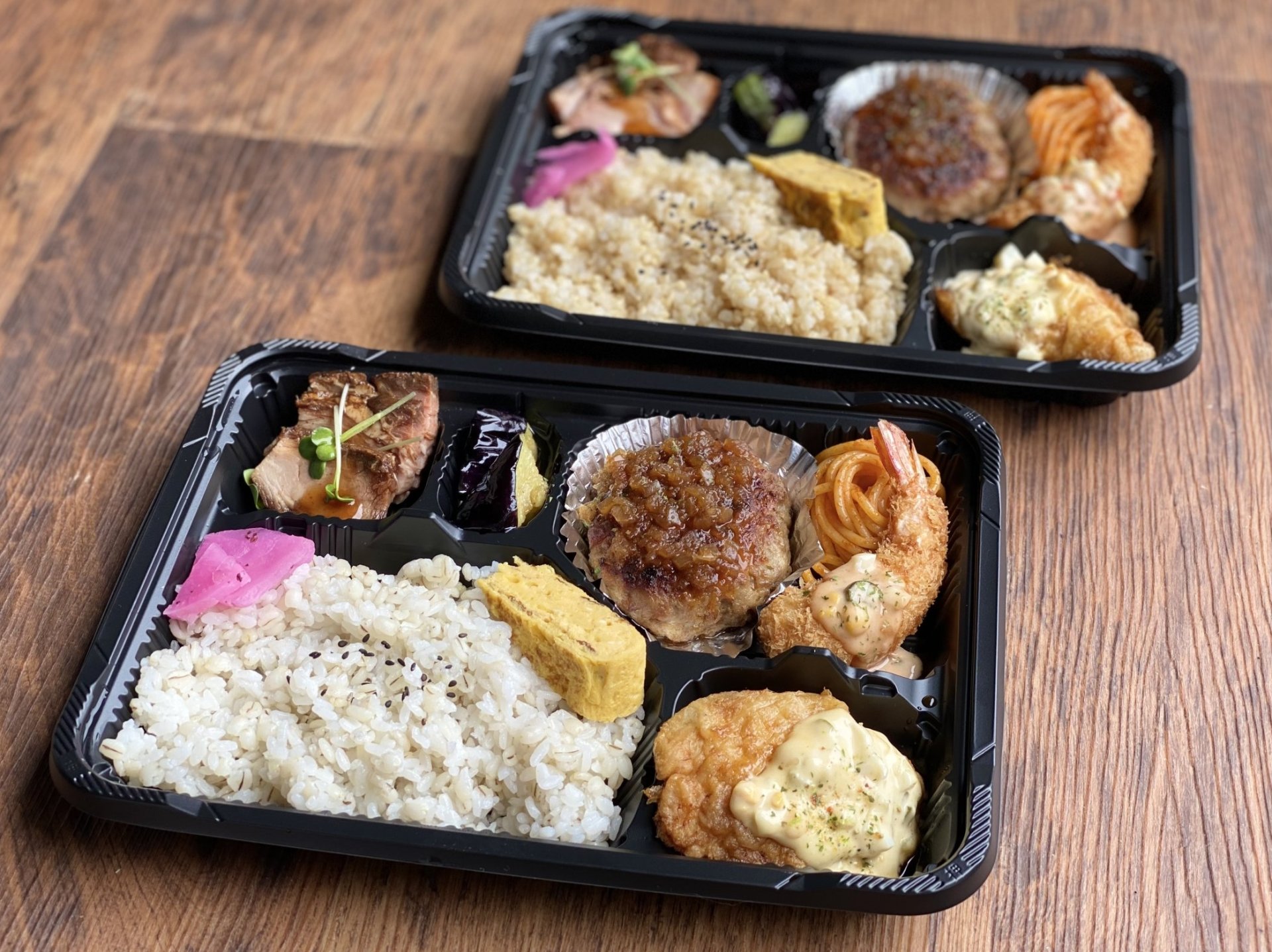大人様弁当1,200円も