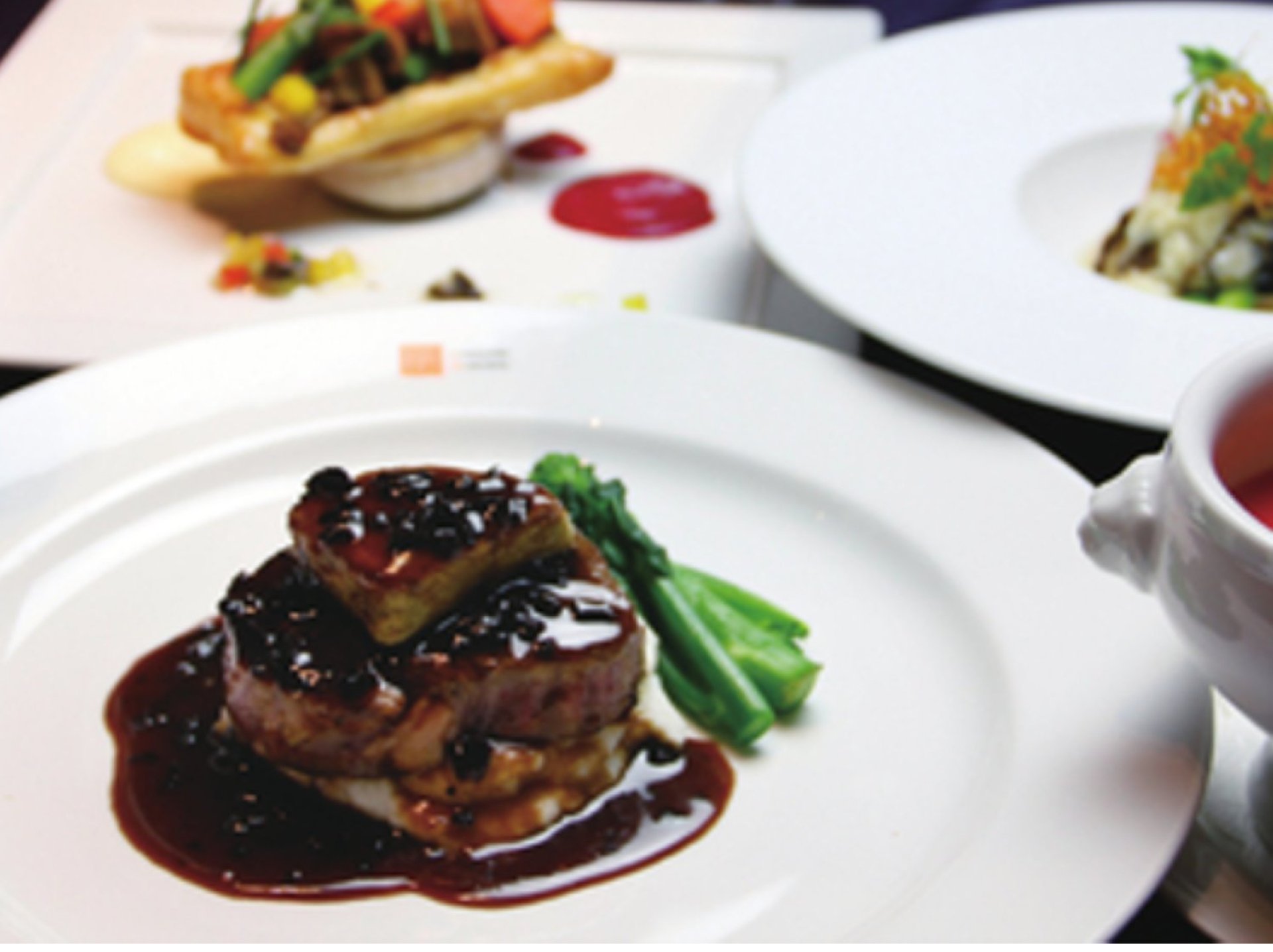 牛肉のステーキ×濃厚なフォアグラ×黒トリュフソースを♡（写真はイメージ）