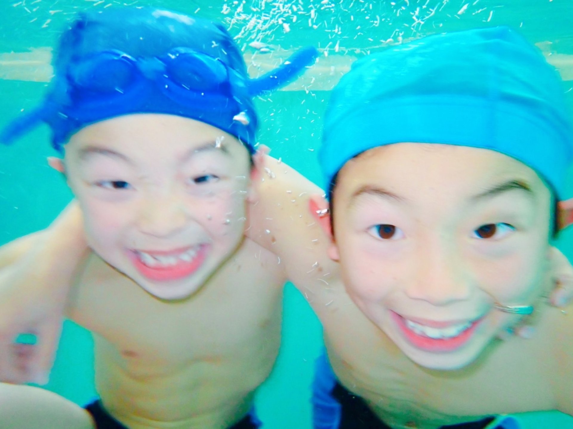 温水プールで安心して泳げます♡