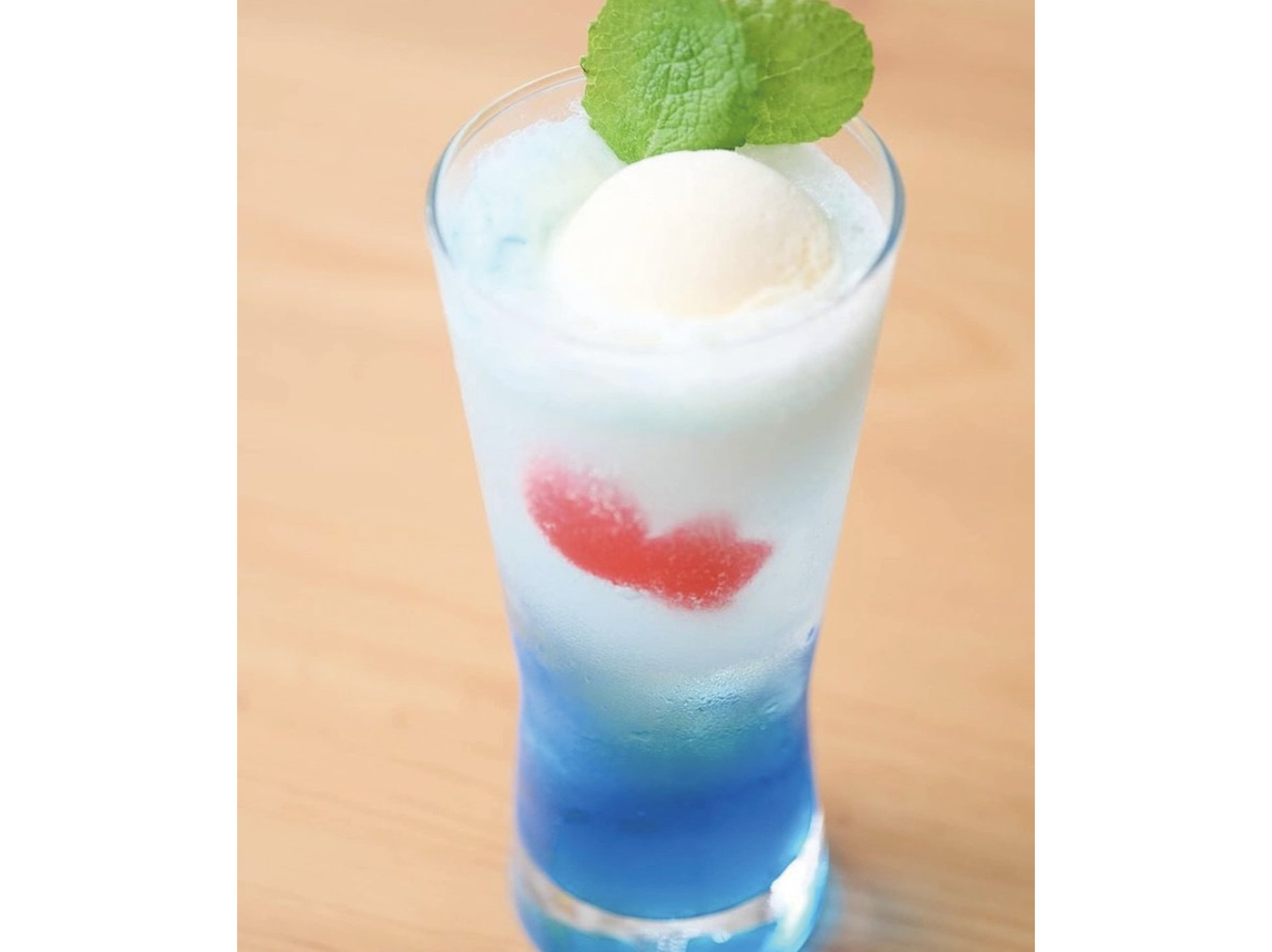 【名物】金魚のクリームソーダ…450円