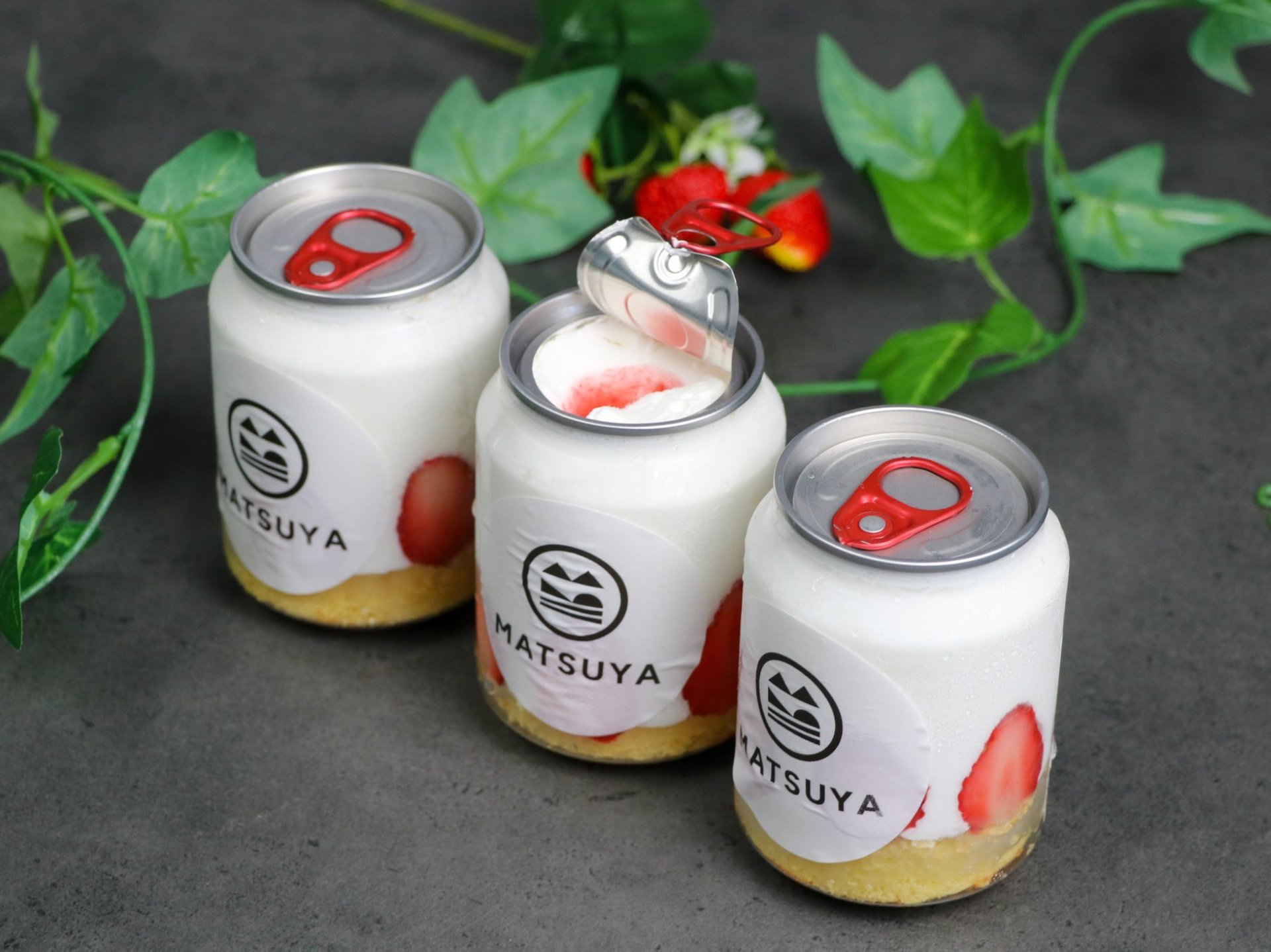 ケーキ缶700円